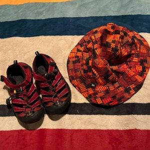 Keen Sandals Size 11 and REI Sun Hat